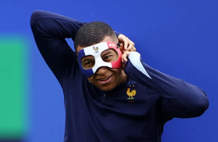 O Mbappe da França estará apto para jogar contra a Polônia?